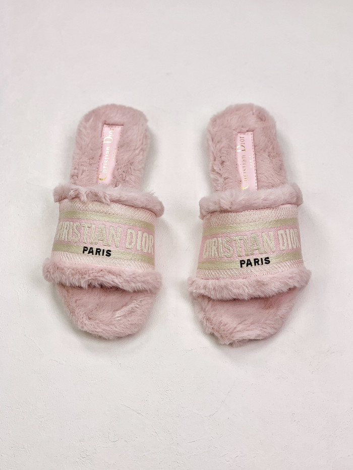 DO DESIGNER SLIPPERS