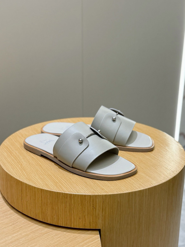 CL SLIPPERS