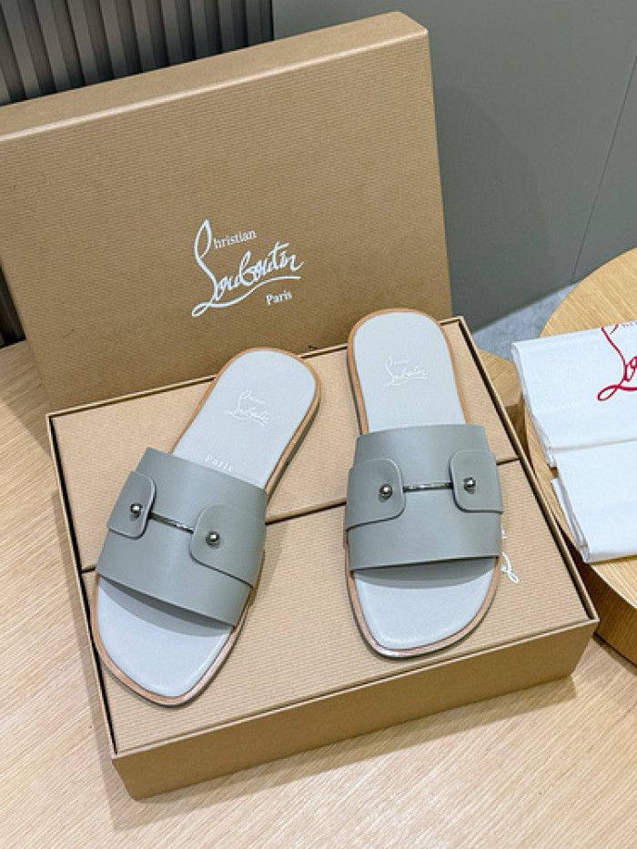 CL SLIPPERS