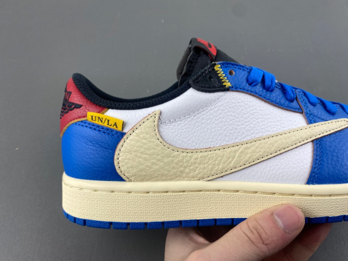 Travis Scott x Air Jordan 1 Low DM7866-111