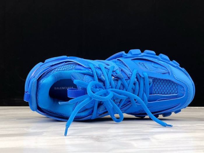 BLEN Track blue