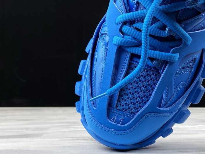 BLEN Track blue