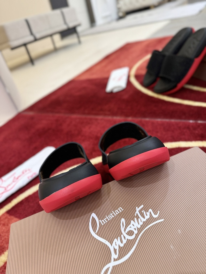 CL SLIPPERS