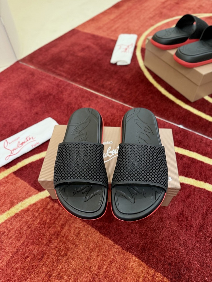 CL SLIPPERS