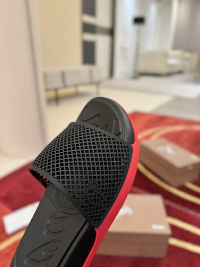 CL SLIPPERS