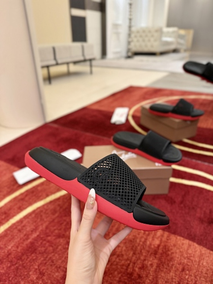 CL SLIPPERS