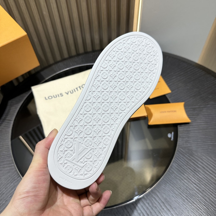 L&VT SNEAKERS