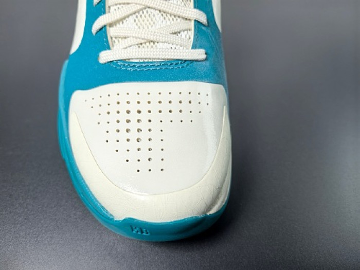 Caitlin Clark x Kobe 5 Protro "Coconut Milk" IZ1852-100