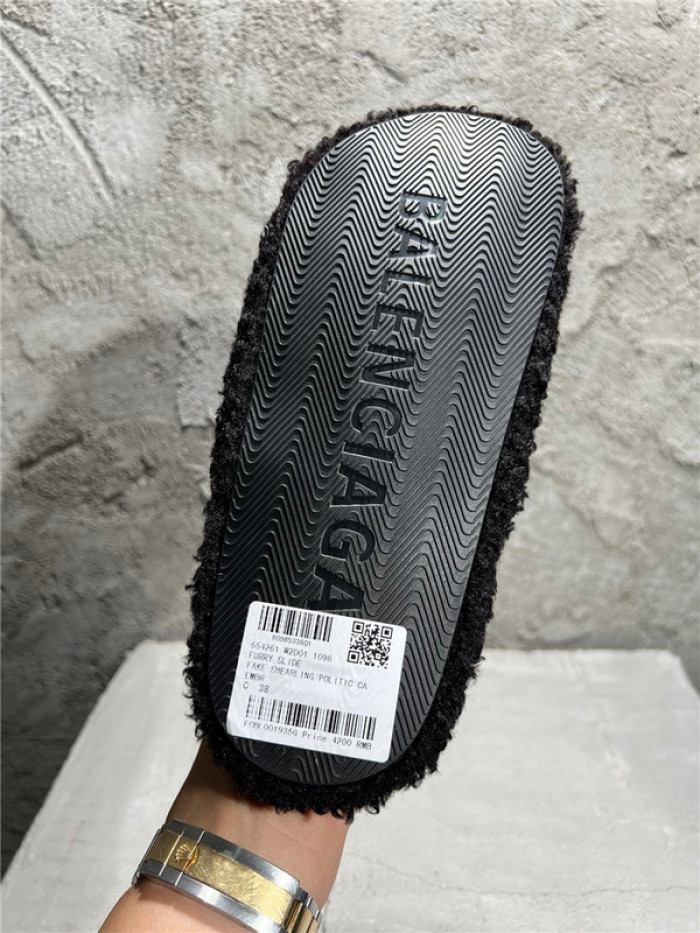 BLEN DESIGNER SLIPPERS