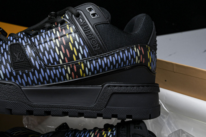 L&V SNEAKERS
