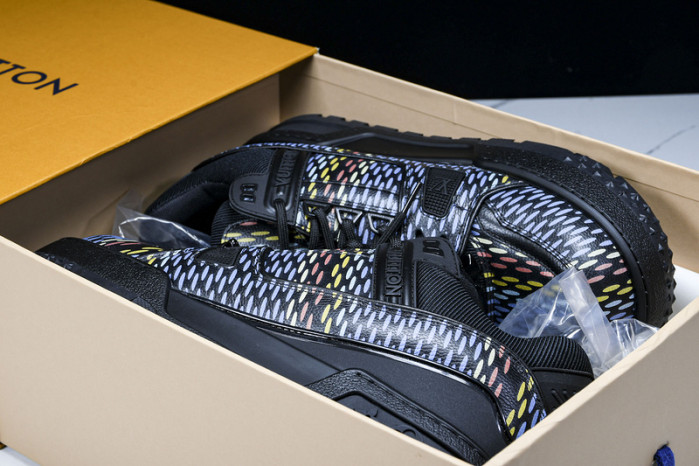 L&V SNEAKERS