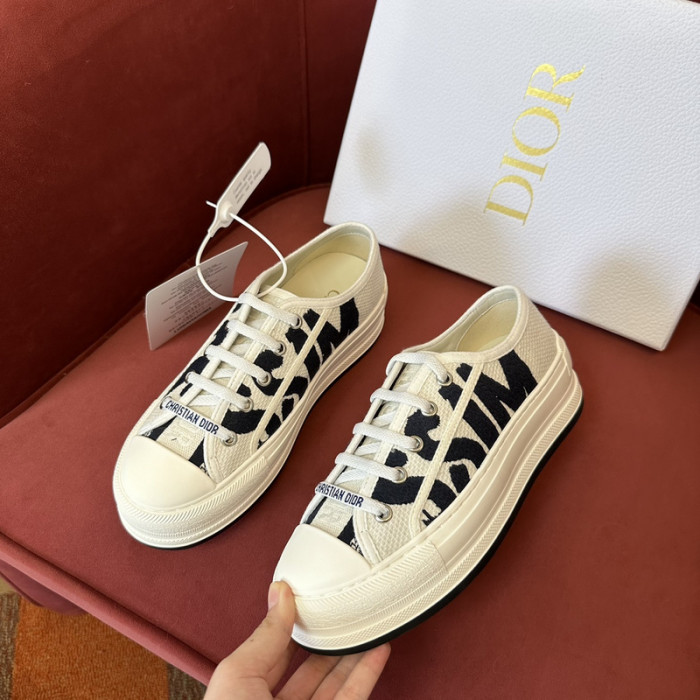 D designer sneaker