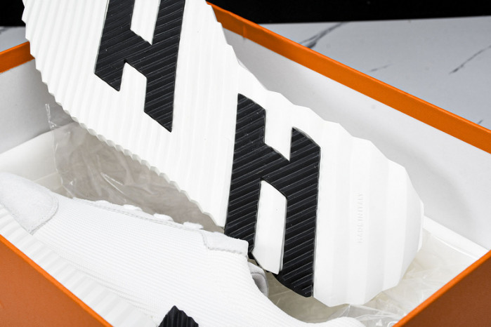 HER_MERS SNEAKER