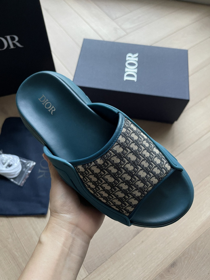 DO DESIGNER SLIPPERS