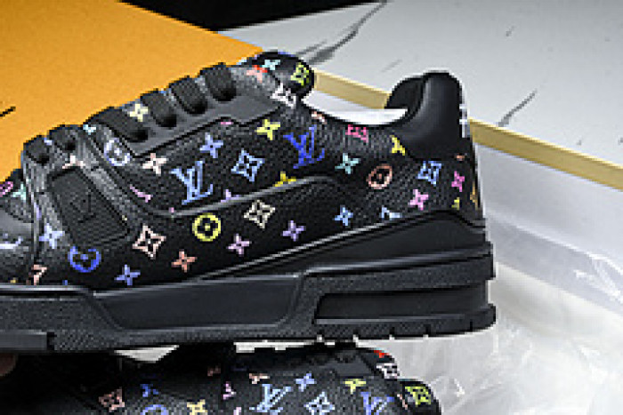 L&V SNEAKERS
