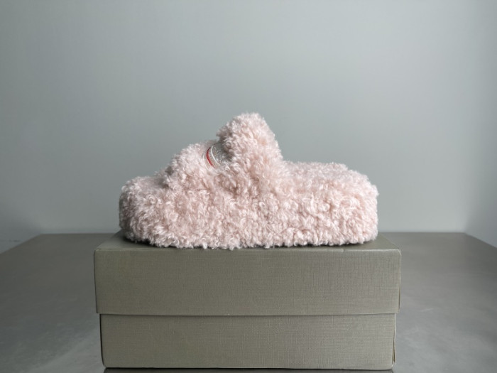 BLEN DESIGNER SLIPPERS