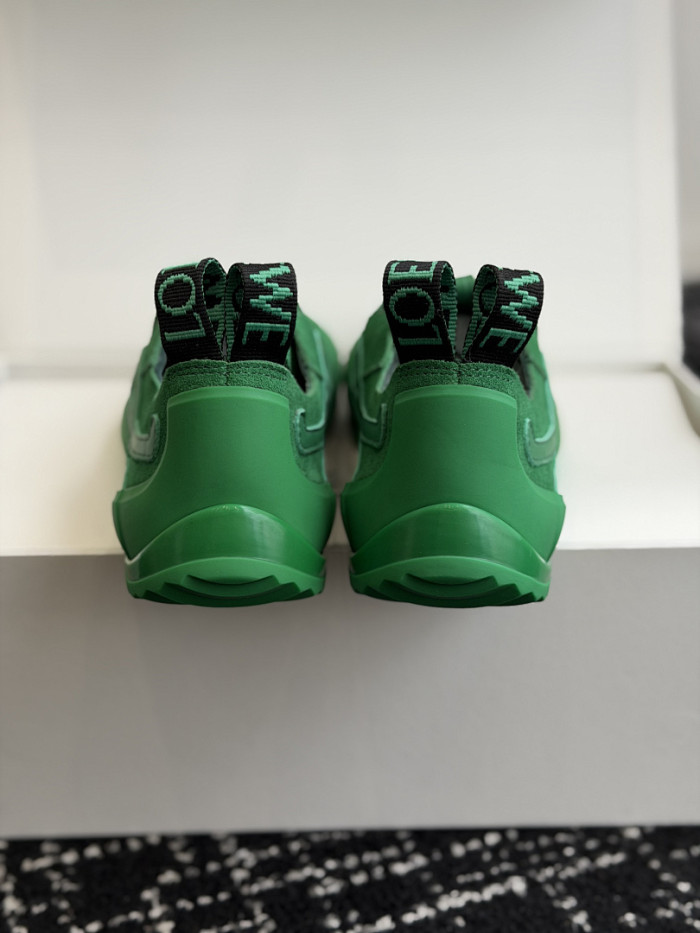 L0ew*E SNEAKERS