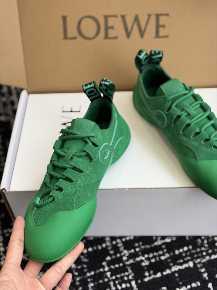 L0ew*E SNEAKERS