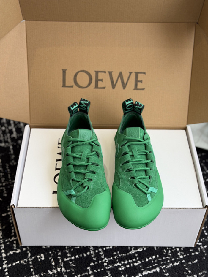 L0ew*E SNEAKERS