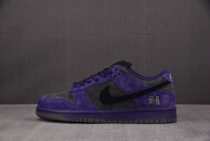 S x Nike SB Dunk Low HQ8487-500
