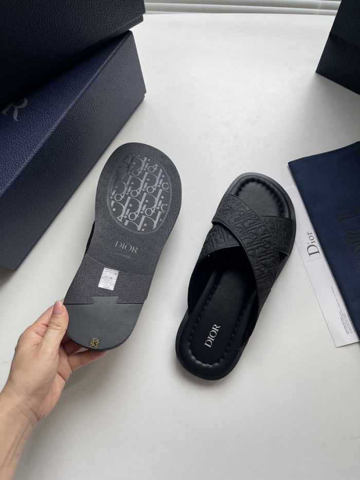 DO DESIGNER SLIPPERS