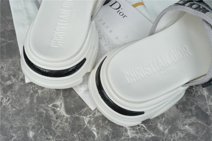 DO DESIGNER SLIPPERS