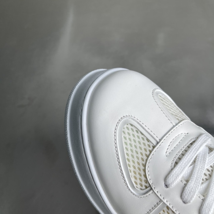 Gv*c SNEAKER