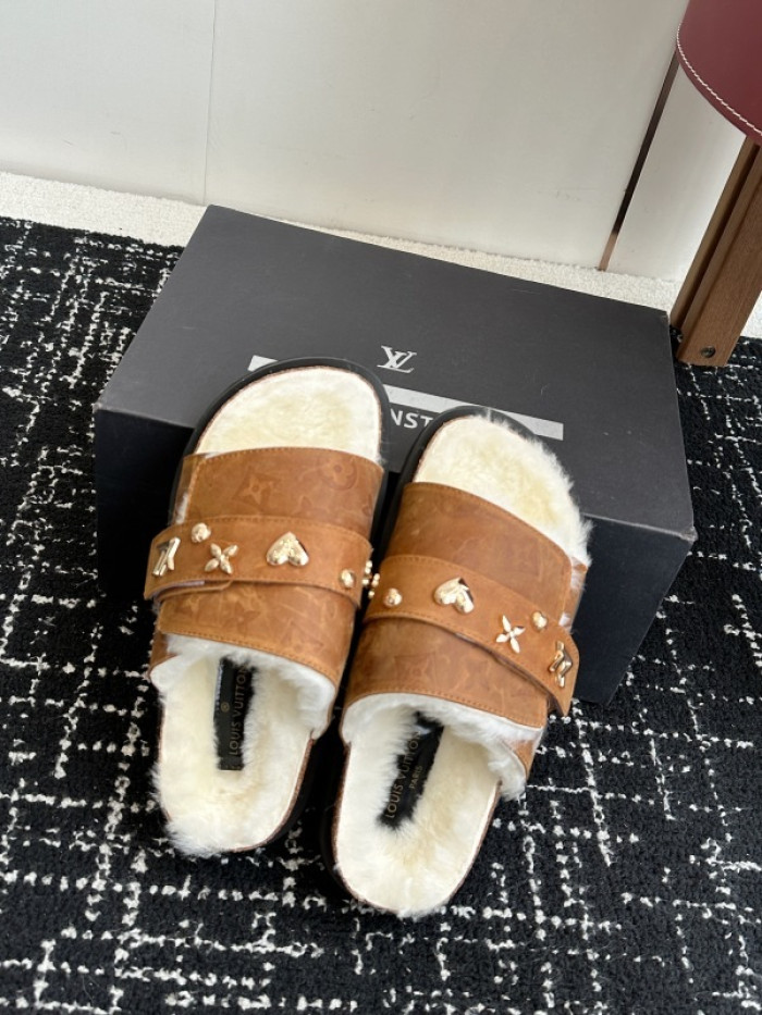 L&VT SLIPPERS