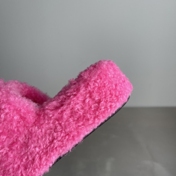 BLEN DESIGNER SLIPPERS