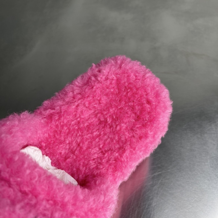 BLEN DESIGNER SLIPPERS
