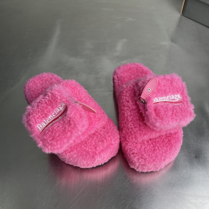 BLEN DESIGNER SLIPPERS