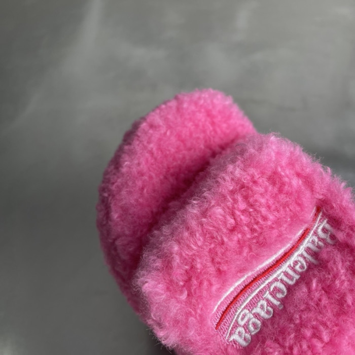 BLEN DESIGNER SLIPPERS