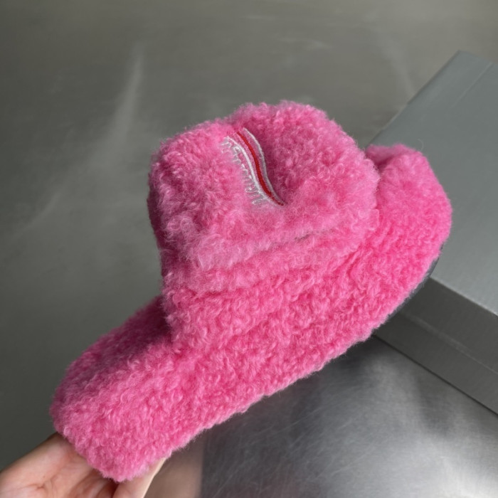 BLEN DESIGNER SLIPPERS