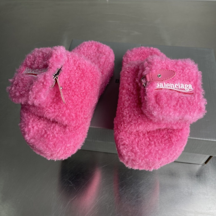 BLEN DESIGNER SLIPPERS