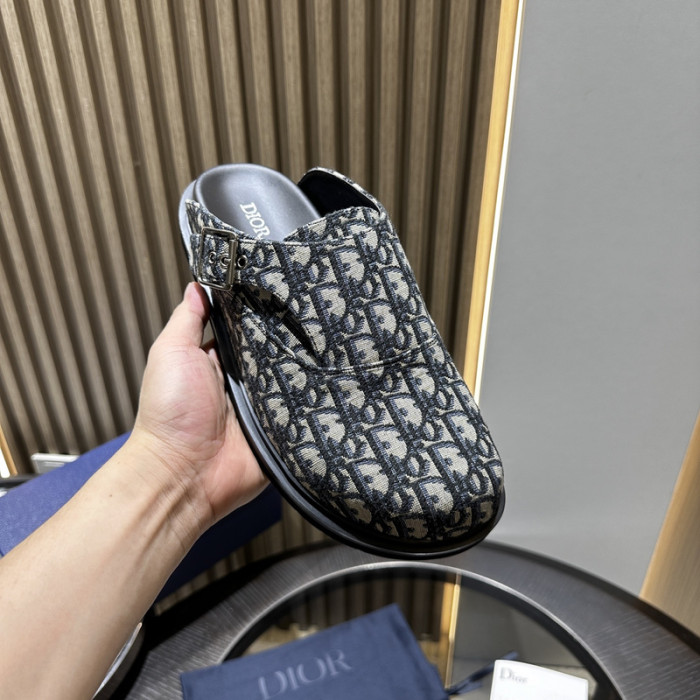 DO DESIGNER SLIPPERS