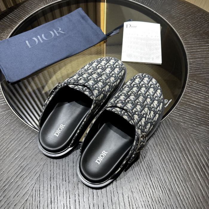 DO DESIGNER SLIPPERS
