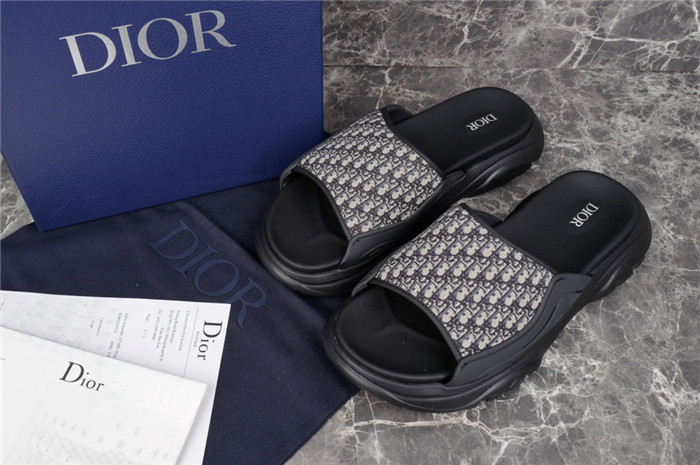DO DESIGNER SLIPPERS