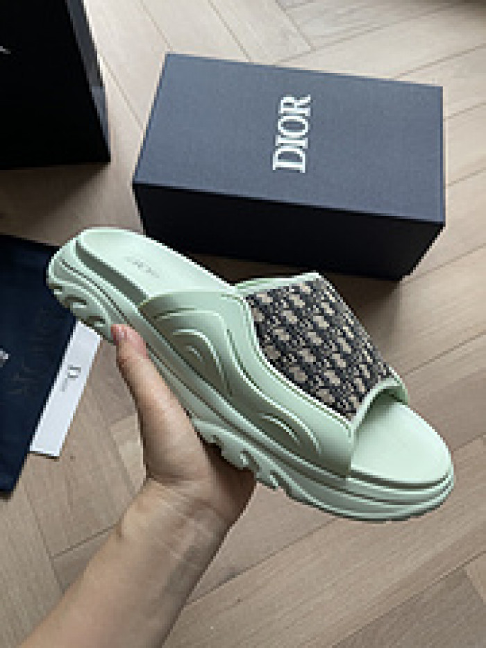 DO DESIGNER SLIPPERS
