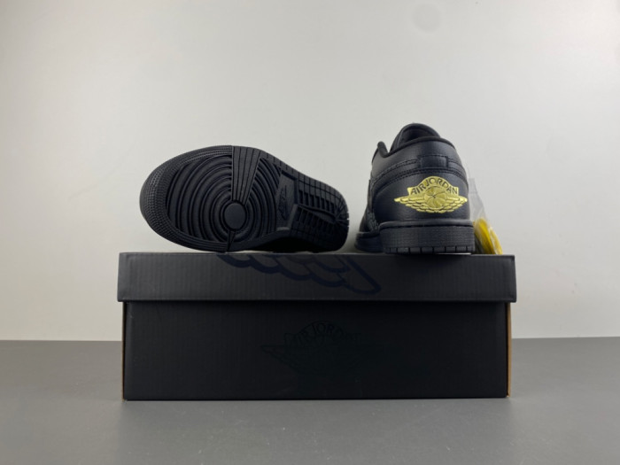 Air Jordan 1 Low “Elephant” SE IM6568-010