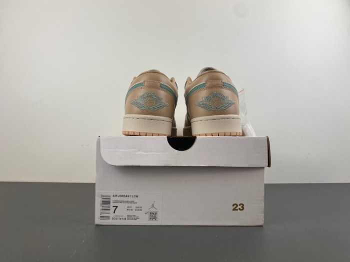Air Jordan 1 Low DC0774-130