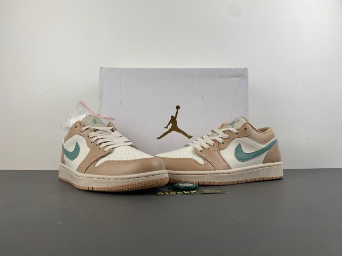 Air Jordan 1 Low DC0774-130