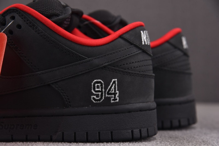 S x Nike SB Dunk Low 94 Black HQ8487-001