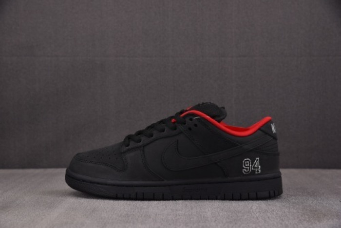 S x Nike SB Dunk Low 94 Black HQ8487-001