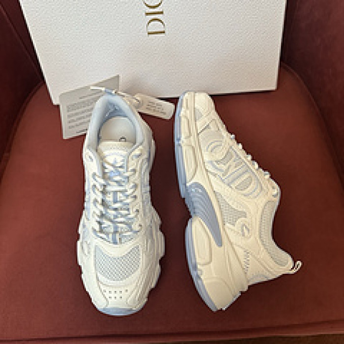 D designer sneaker