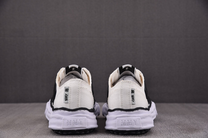 AM1R1 SNEAKERS