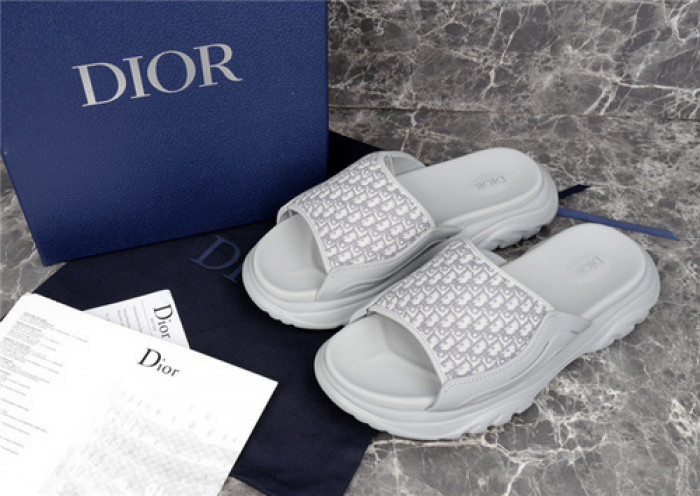 DO DESIGNER SLIPPERS