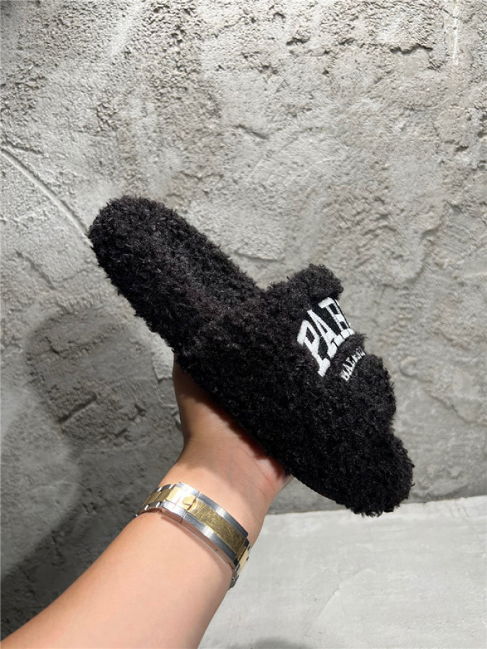 BLEN DESIGNER SLIPPERS