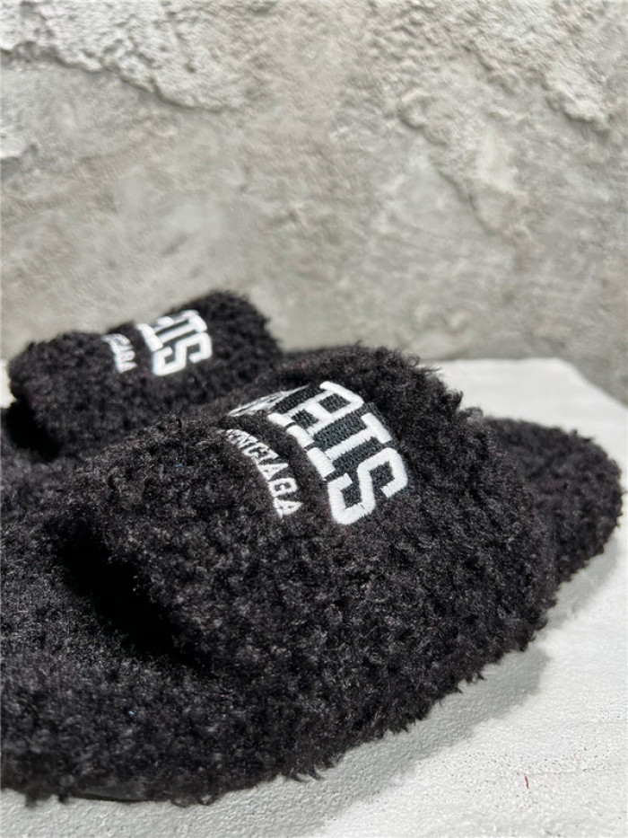 BLEN DESIGNER SLIPPERS