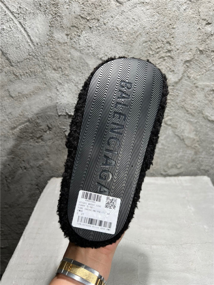 BLEN DESIGNER SLIPPERS