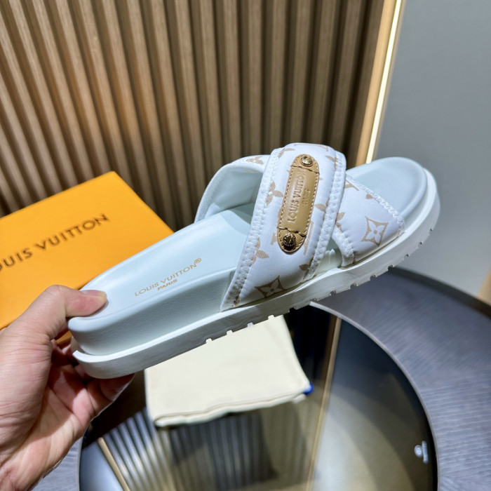 L&V SLIPPERS
